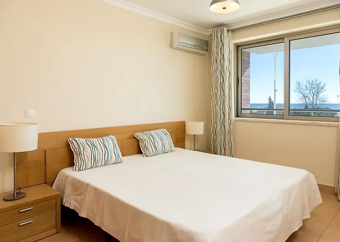 Edificio Plaza Monte Gordo